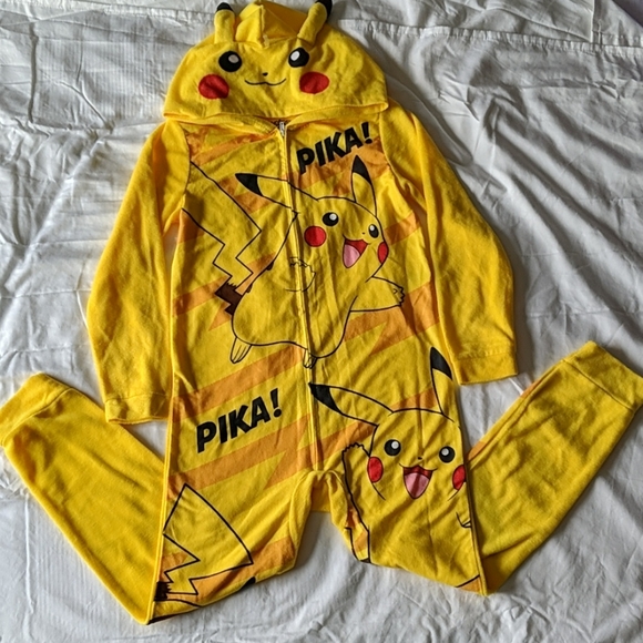 Pokemon Other - Boys' Pokemon Pika Pika Blanket Sleeper, Yellow